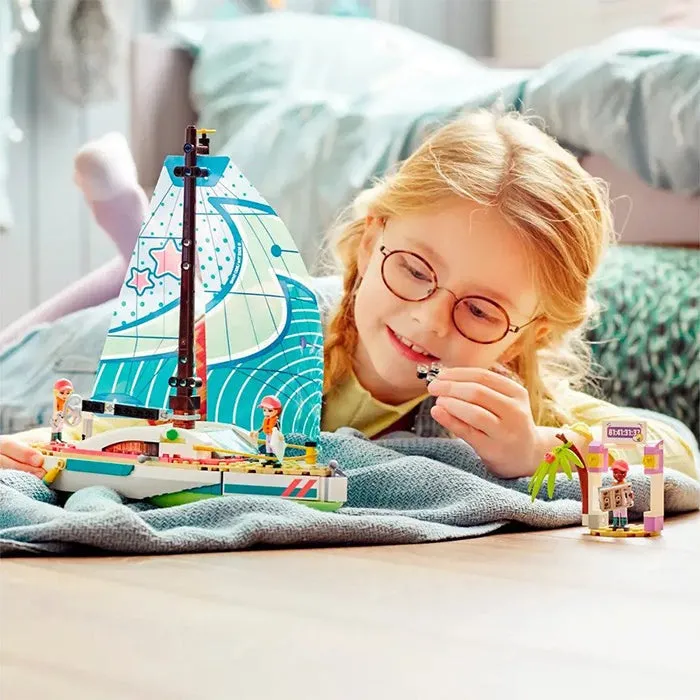 41716 Stephanie'S Sailing Adventure