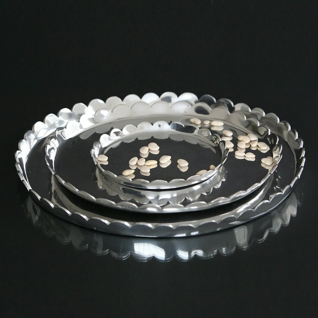 Scallop Round Trays