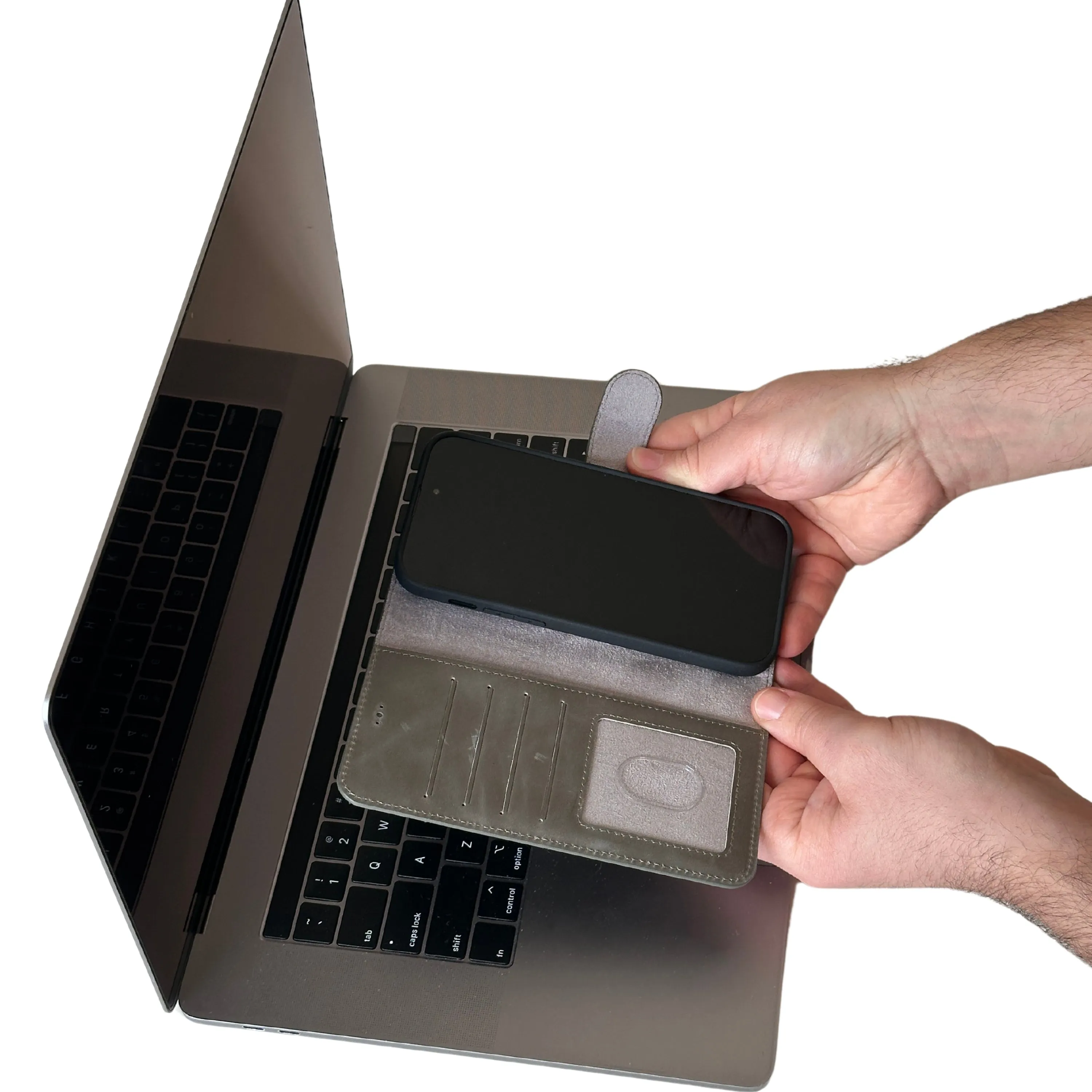 Vegas iPhone 15 Pro Wallet Case | MagSafe