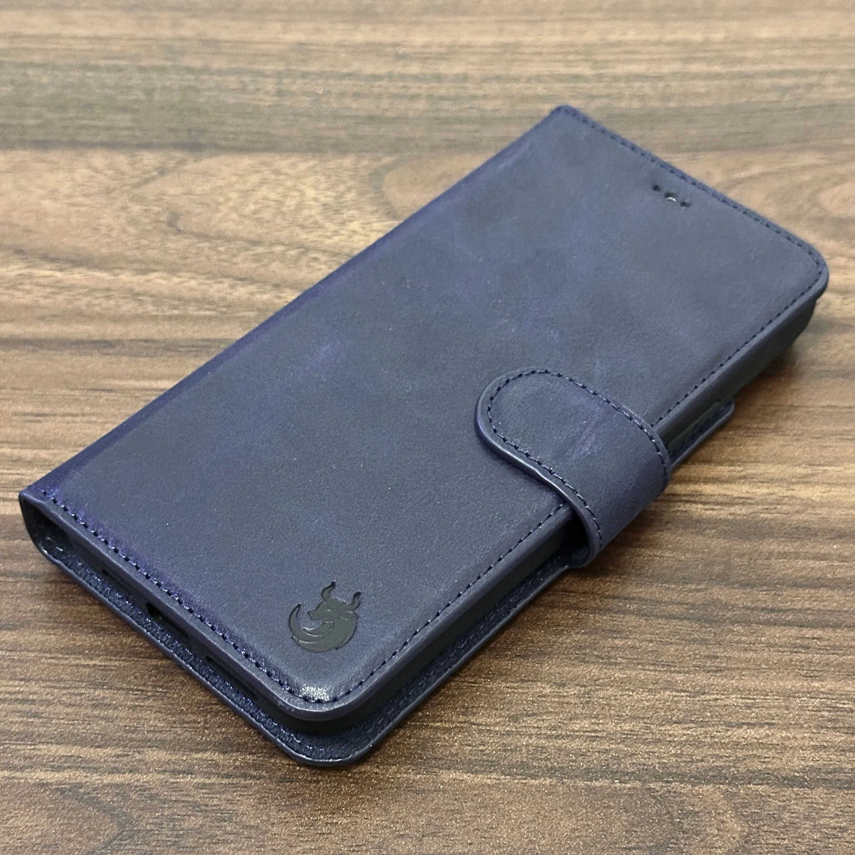 Vegas iPhone 15 Pro Wallet Case | MagSafe