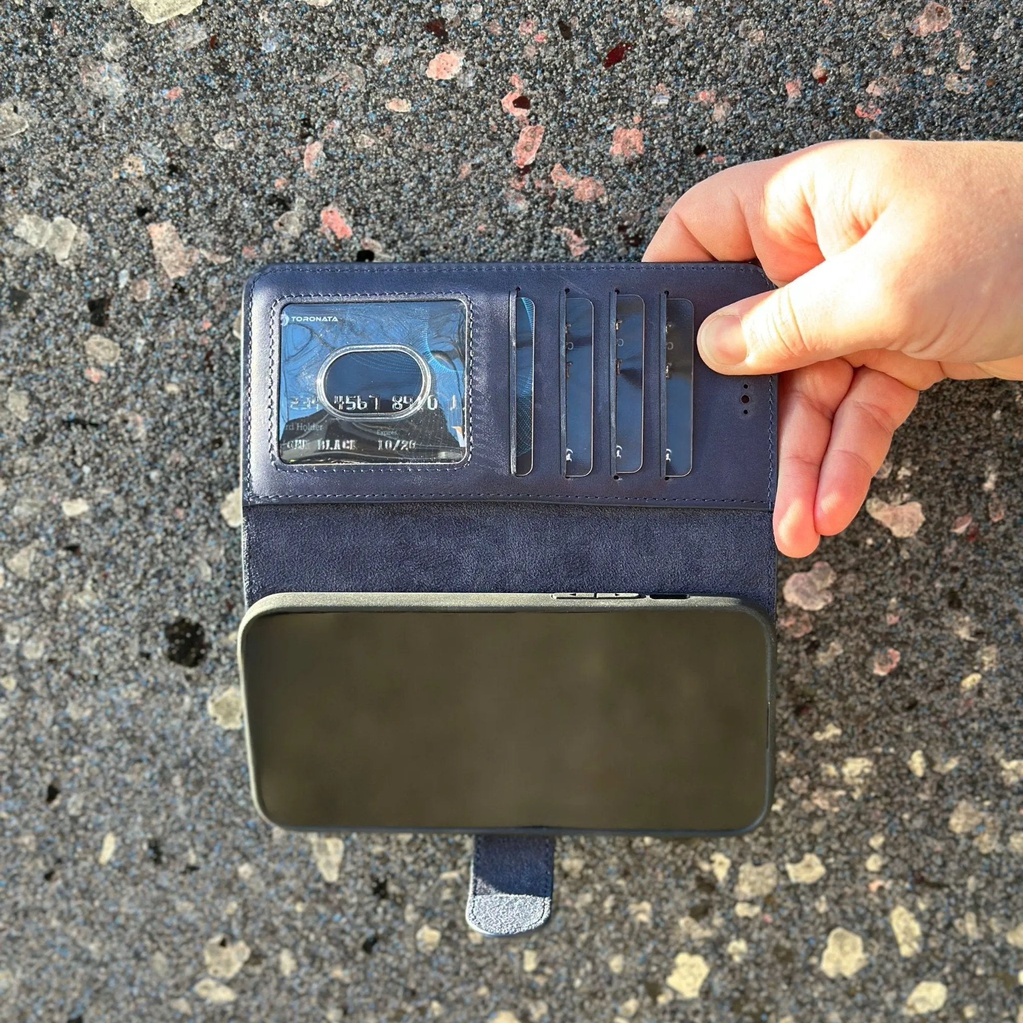 Vegas iPhone 15 Pro Wallet Case | MagSafe