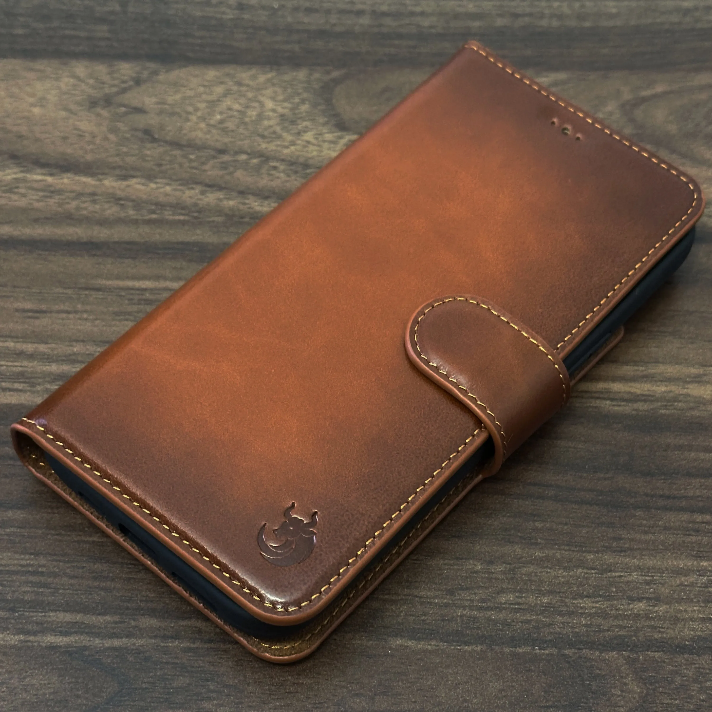 Vegas iPhone 15 Pro Wallet Case | MagSafe