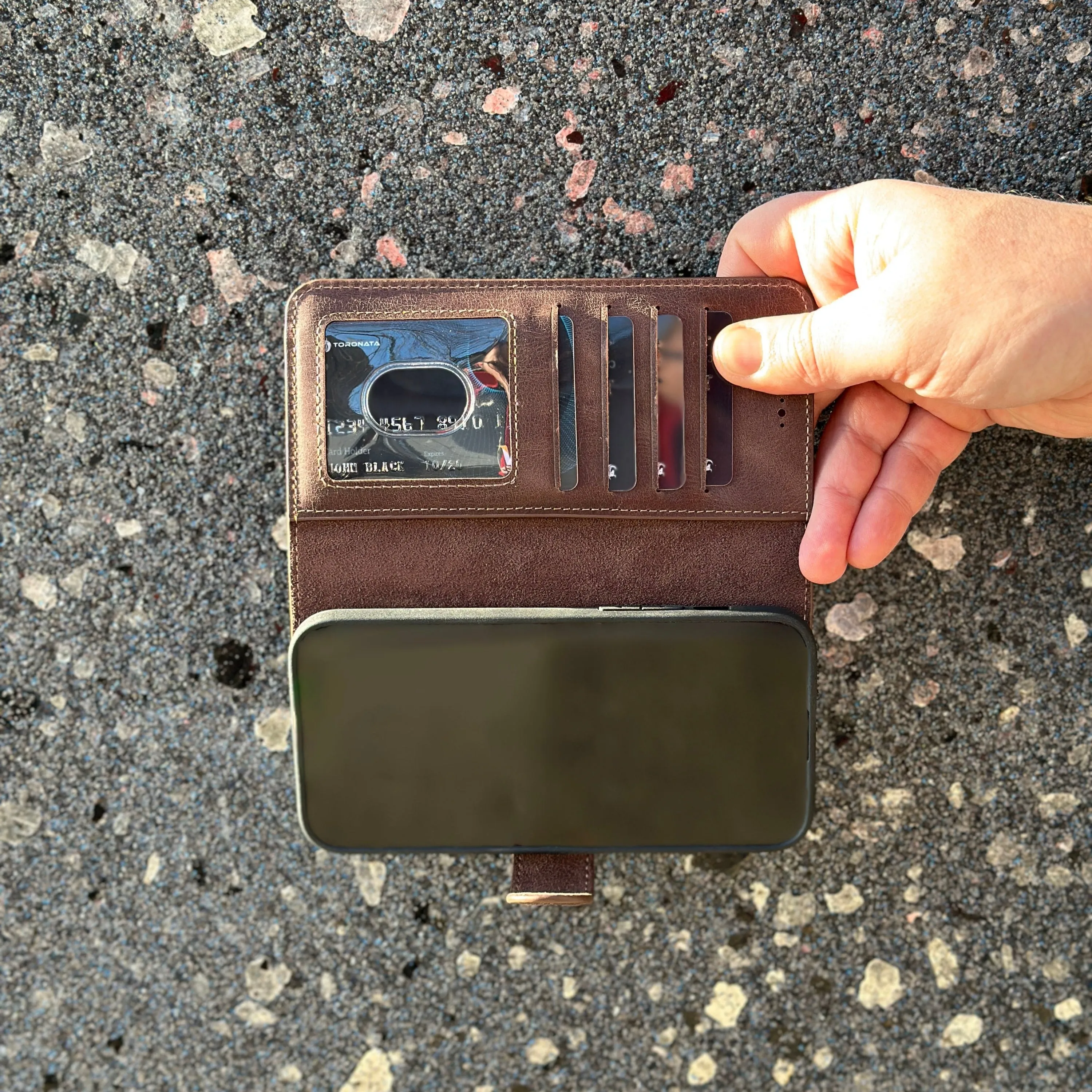 Vegas iPhone 15 Pro Wallet Case | MagSafe